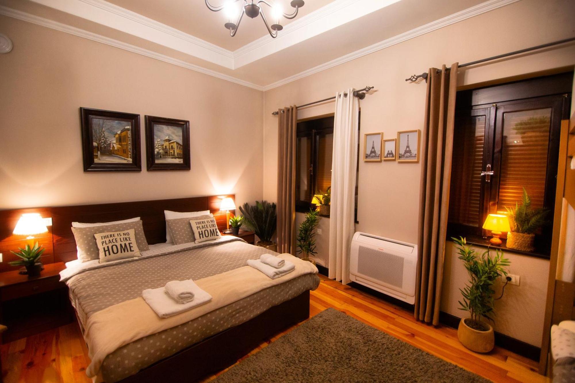 Villa Elezi 2 คอร์เชอ ภายนอก รูปภาพ